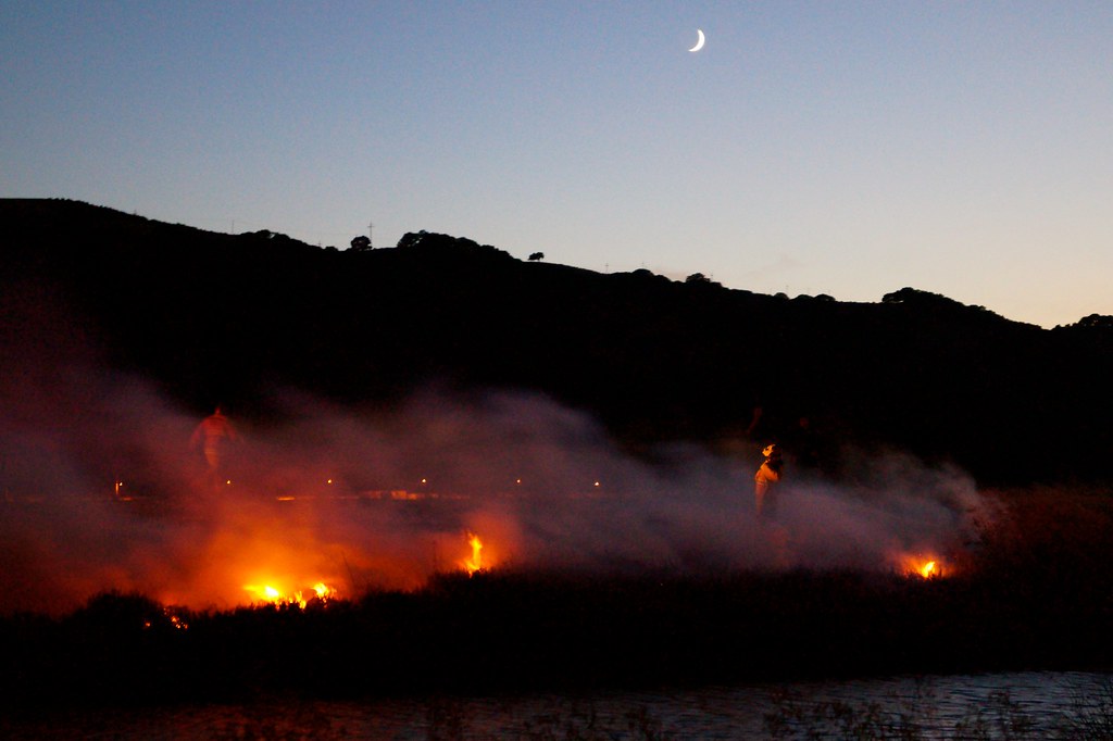MARTINEZ MARINA SUNSET FIRE MARTINEZ MARINA,CALIFORNIA'S S… Flickr