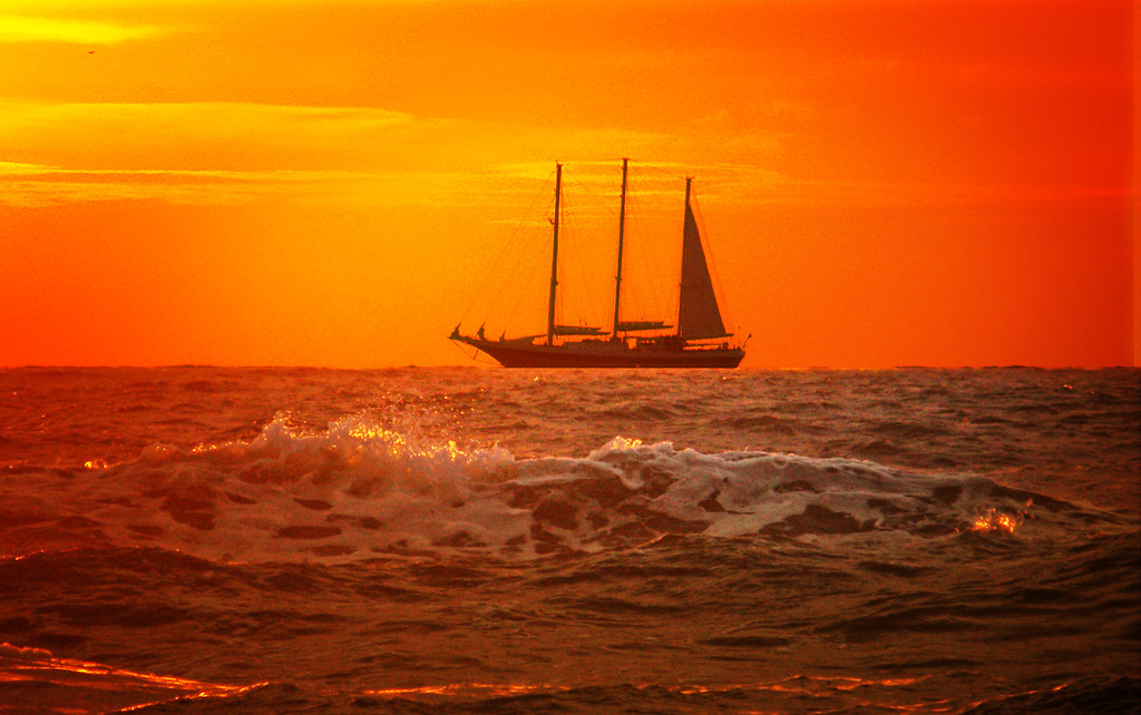 DSCN7029 sailing away Flickr