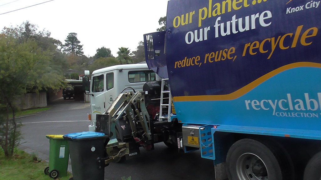 Knox Recycling Unit 13PB 1 MelbourneGarbo Flickr