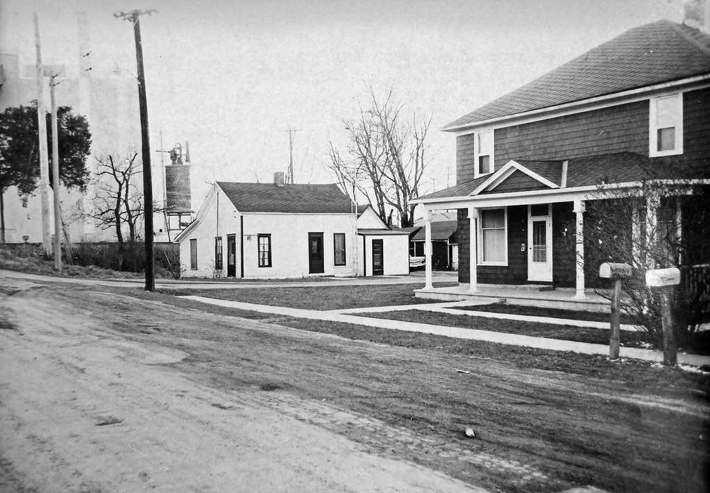 Houses near Smith Tavern Site (ME1) — Celina, Ohio Flickr