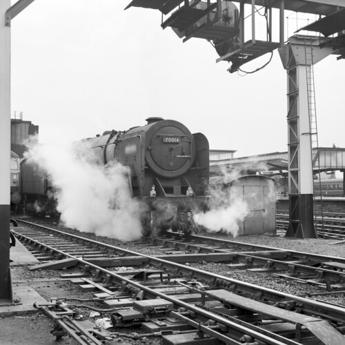 Iron Duke 70014 at Preston Station, Jul/Aug 1967 Preston S… Flickr