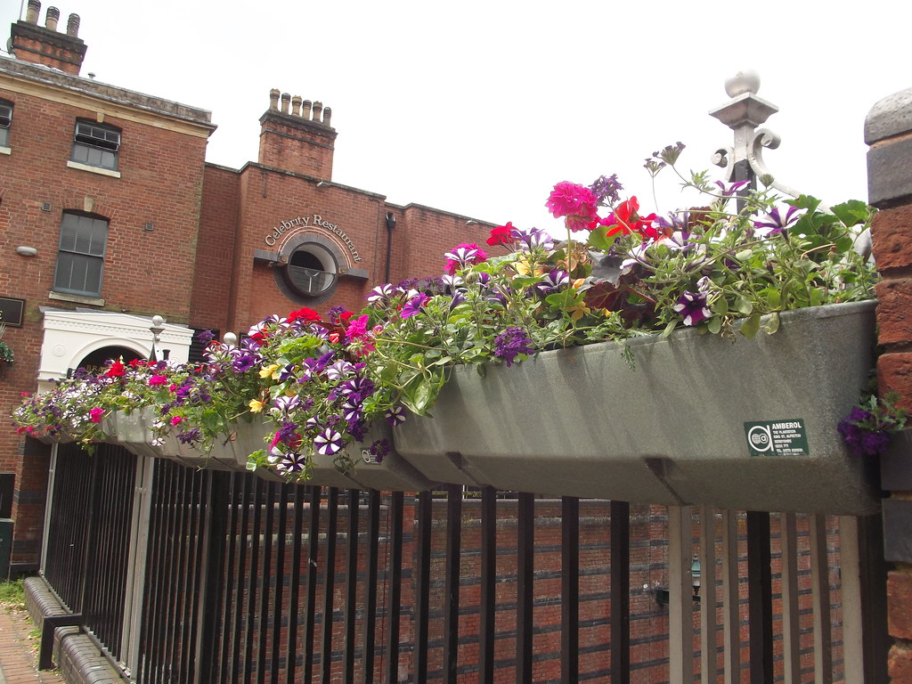 Broad Street, Birmingham flowers above Broad Street tunn… Flickr