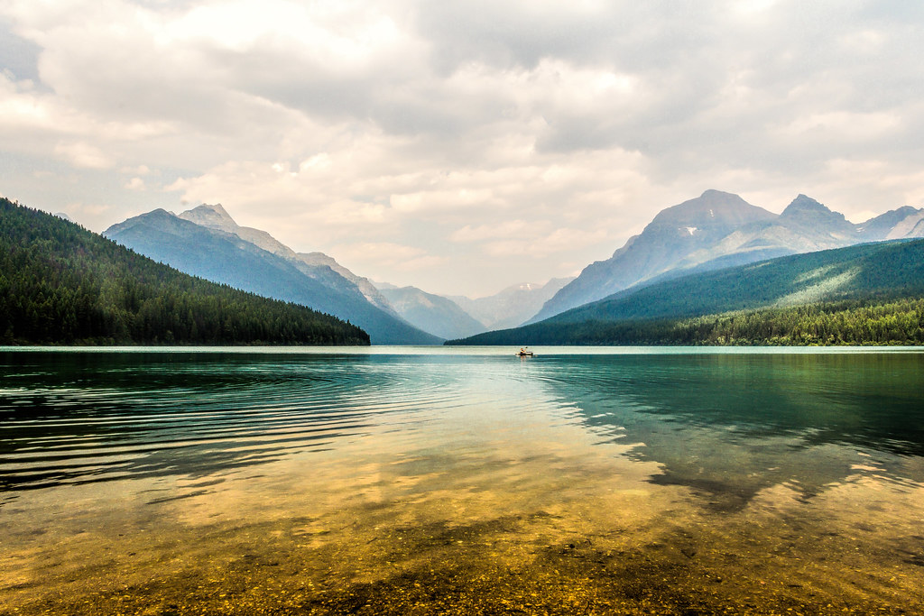 Kayak on Bowman Lake Beautiful Bowman Lake in Glacier Nati… Flickr