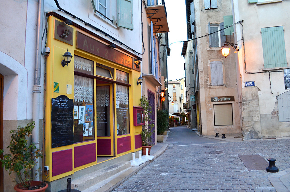 Restaurant, Forcalquier, Provence, France Jack Montgomery Flickr