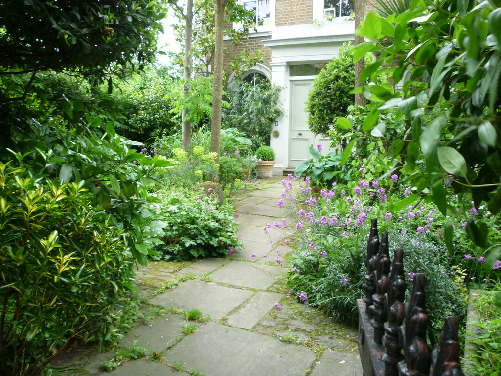 Malvern Terrace A garden in Malvern Terrace, August 2014 Islington