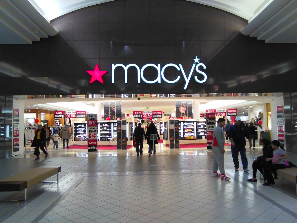 Macy's Mall Entrance The busy bustling entrance of the Mac… Flickr