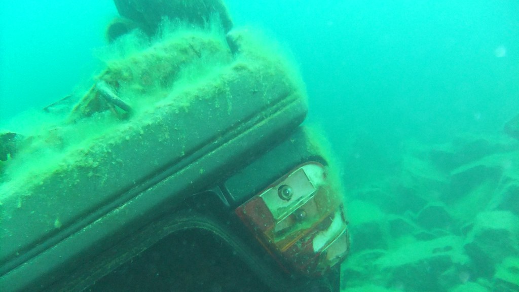 [DSAC Preston Hill Quarry Inverkeithing] broken tail light… Flickr