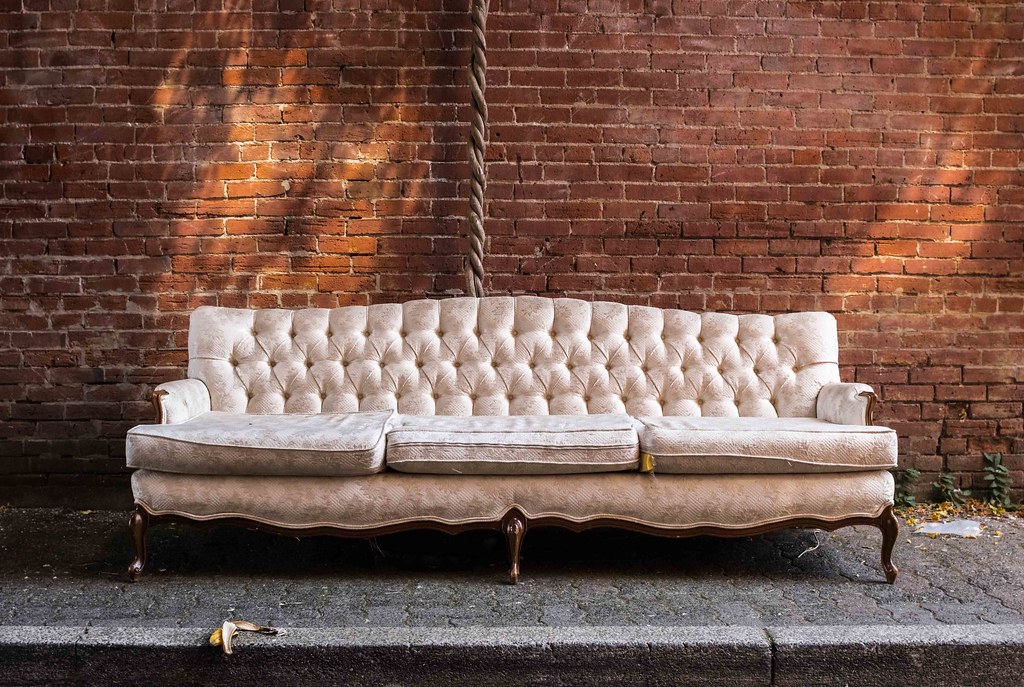Random couch in a Salem, Or. alley. Flickr