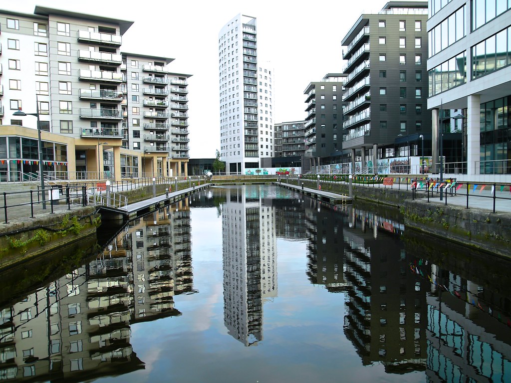 Clarence Dock Clarence Dock, Leeds, where stark highrise … Flickr