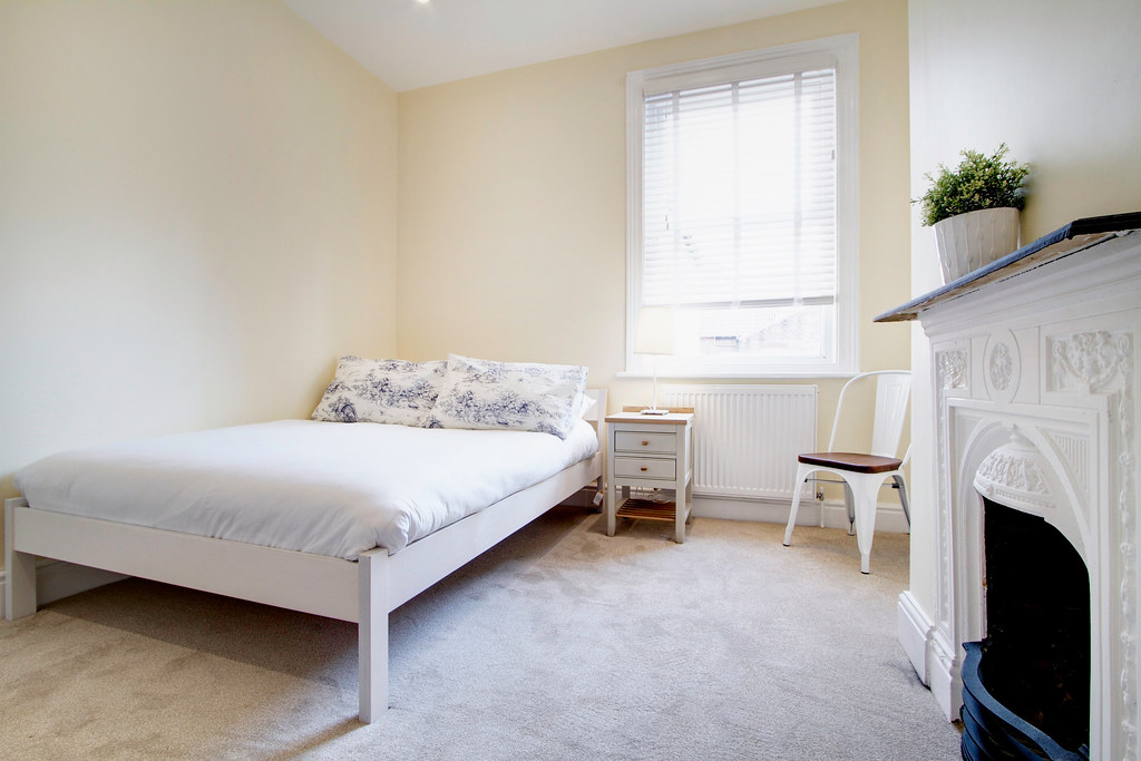 Student Cribs in Manchester ercol Pinto chest and bedside … Flickr