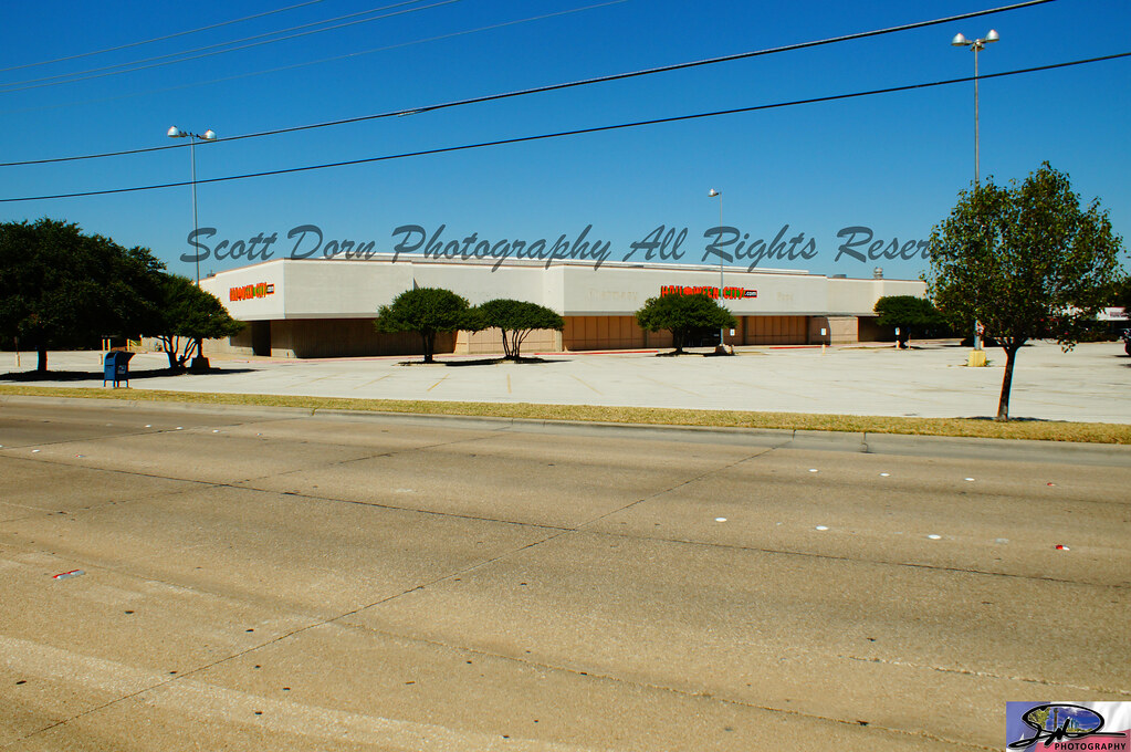 Old Skaggs Alpha Beta /Albertsons as Halloween city 111 Pl… Flickr