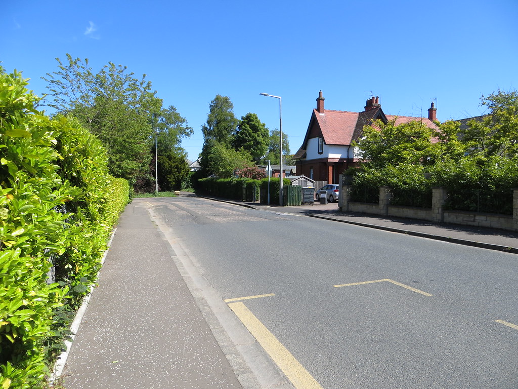 Greenbank Drive, Edinburgh, June 2015 alljengi Flickr