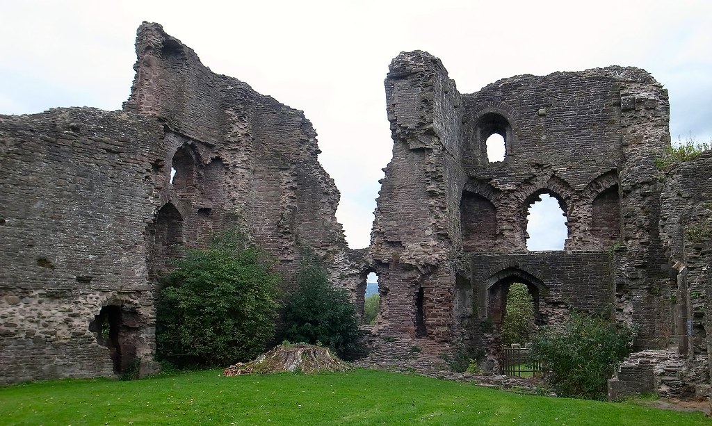 Abergavenny Castle The ruins of Abergavenny Castle. Redgrave