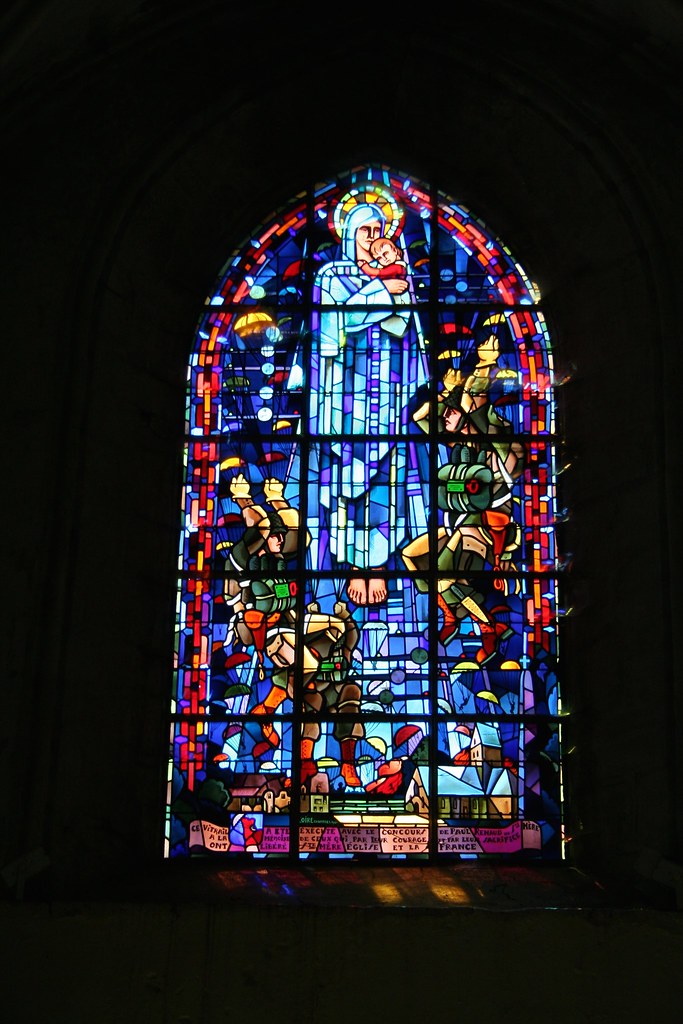 St.Mere Eglise stained glass window Commerative window cel… Flickr