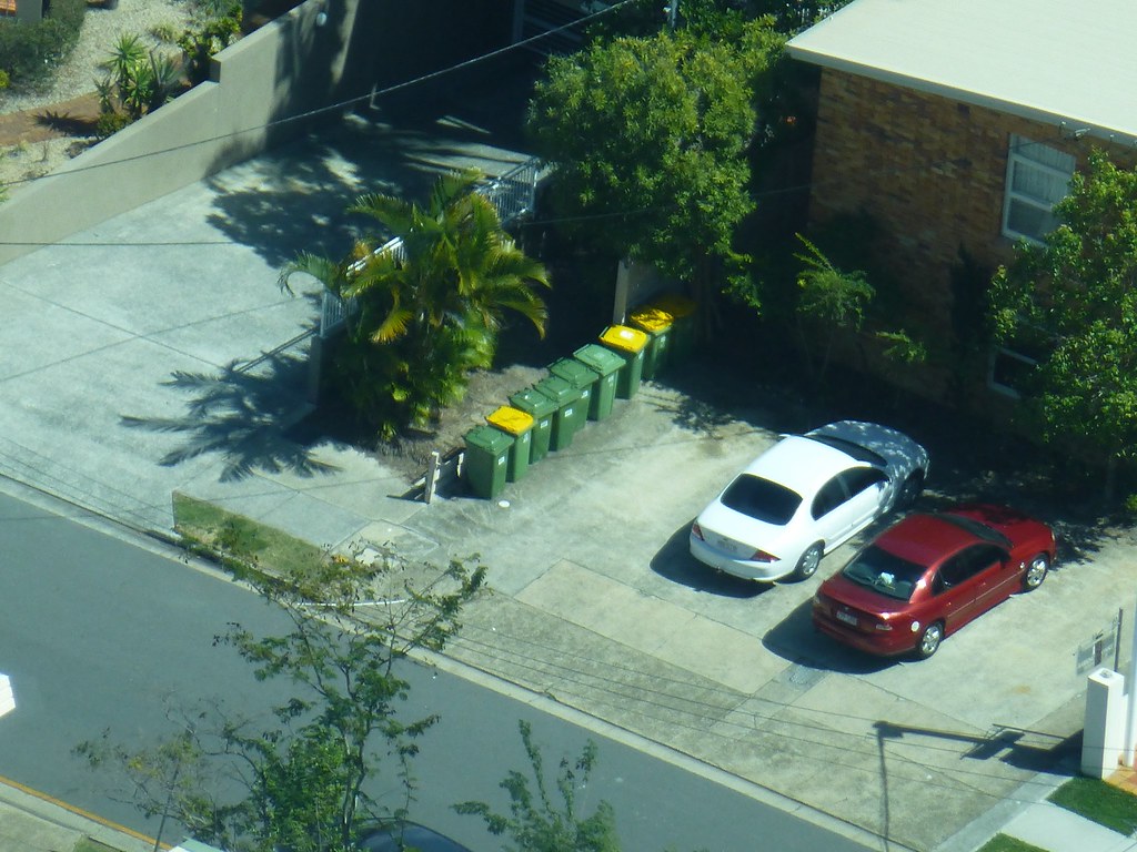 Gold Coast bins from Q1 RedlandsGarbageFan Flickr