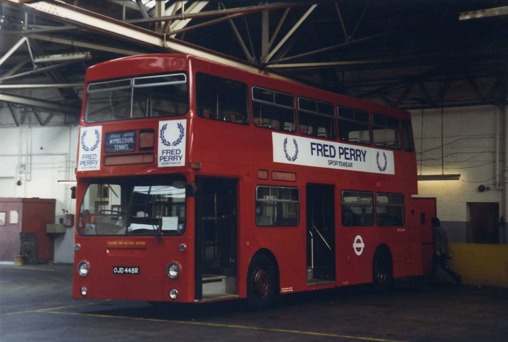 DMS2448 Sutton Garage, June 1986. Phil Hambling Flickr