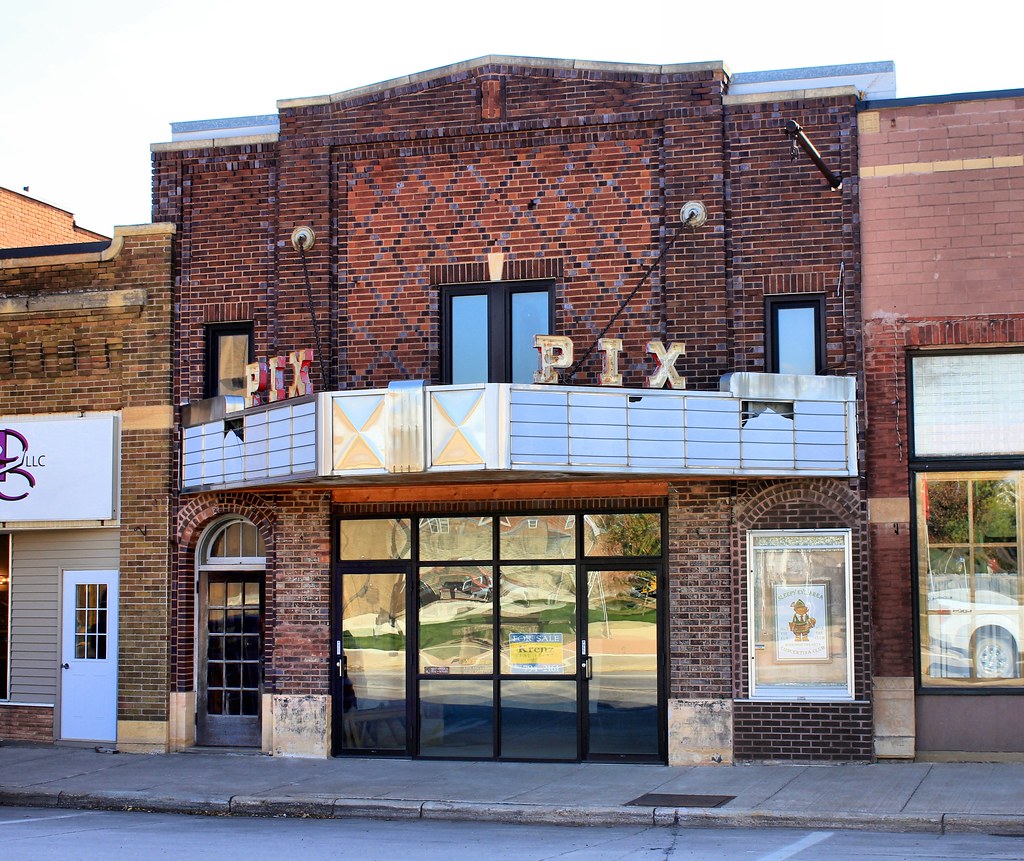 Pix Theater Sleepy Eye, MN Originally known as the Princ… Flickr