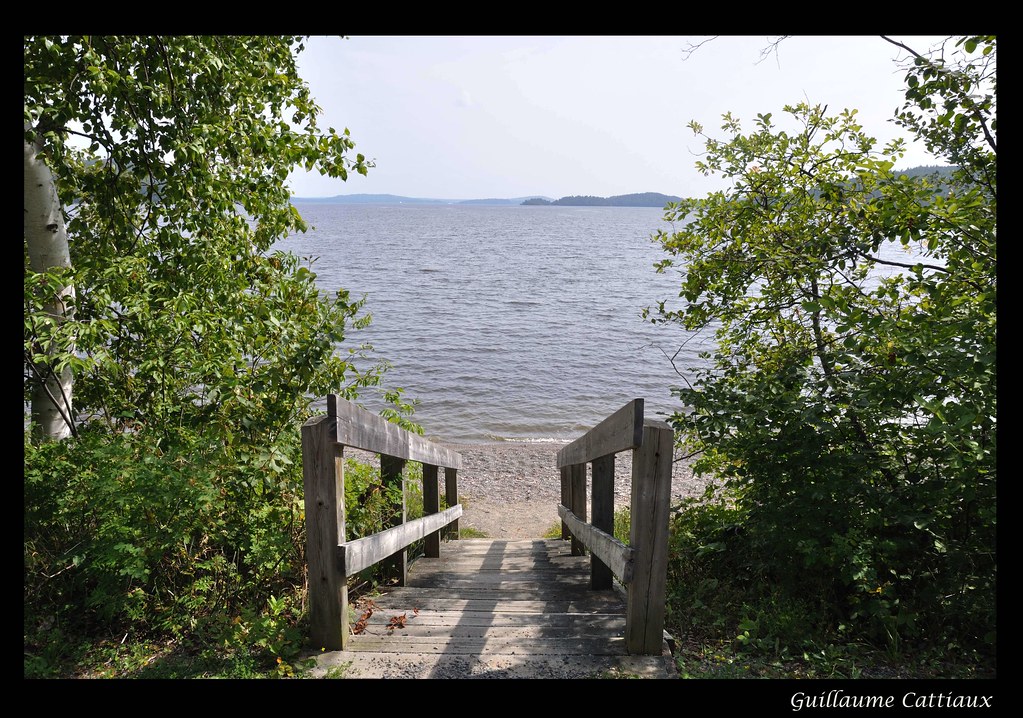 Accès au lac Au bord du lac Témiscamingue Guillaume Cattiaux Flickr