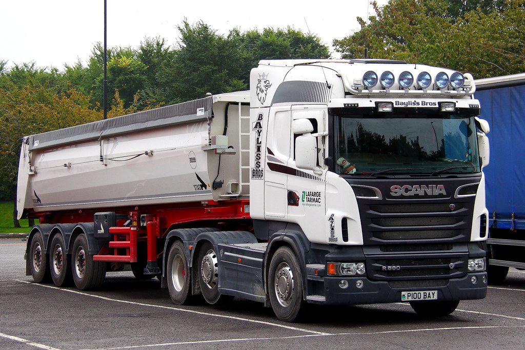 Baylis's Bros. Scania R560 P100BAY At M5 Gordano Service… Flickr