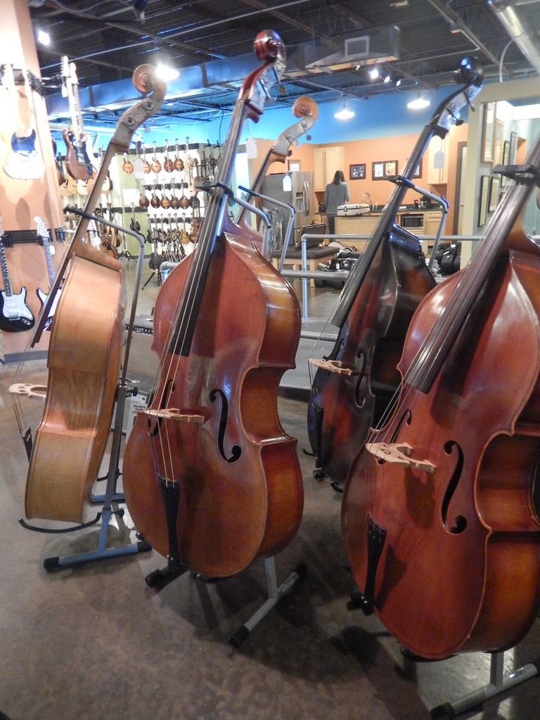 DSCN8422.jpg Carter Vintage Guitars. Nashville, TN Dave Malkoff