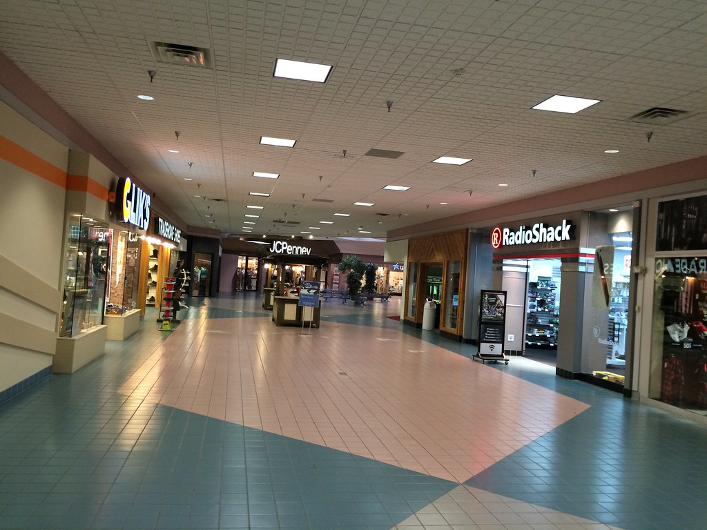 Quincy Place Mall Ottumwa, Iowa JCPenney / RadioShack … Flickr
