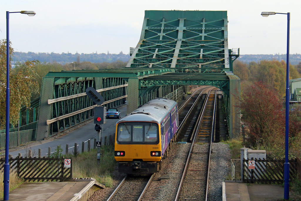 Northern Rail 144009 Althorpe Station, Lincolnshire Richard