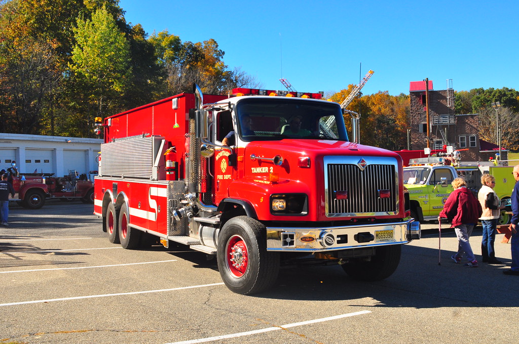 Montague Fire Department Tanker 2 2006 International/KME Flickr