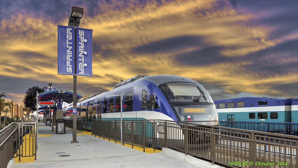 Oceanside, CA SPRINTER light rail commuter train loading … Flickr