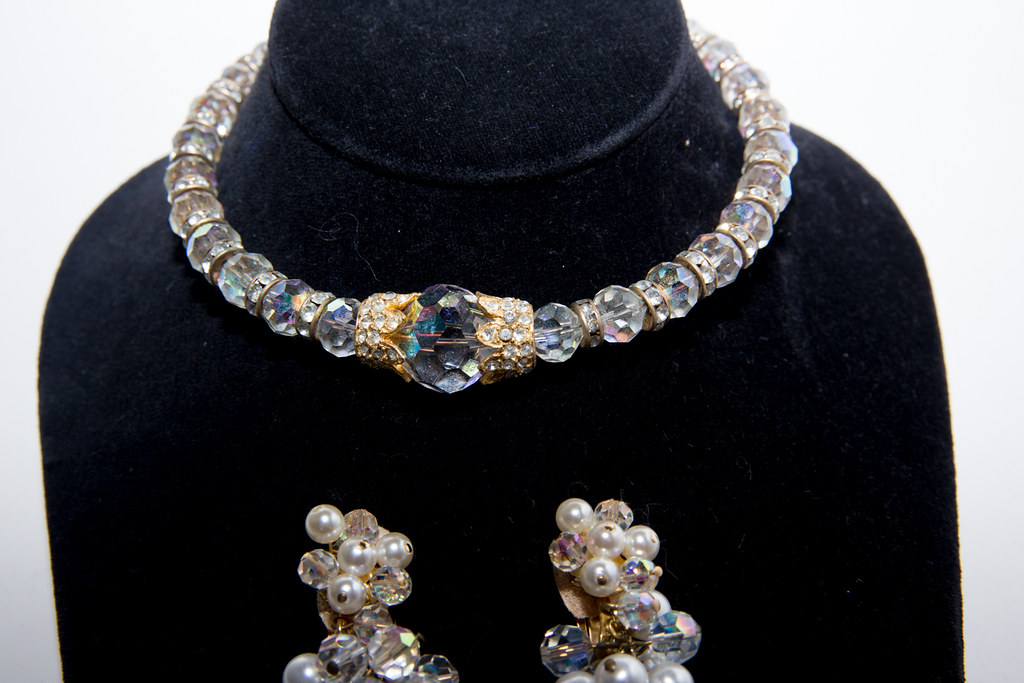 Random Vintage Jewelry Random vintage jewelry photos. See … Flickr