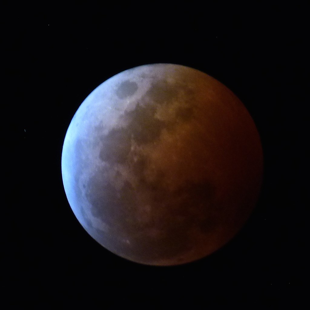 Blood Moon at 8.37p.m. Shute Harbour Qld Australia P101093… Flickr