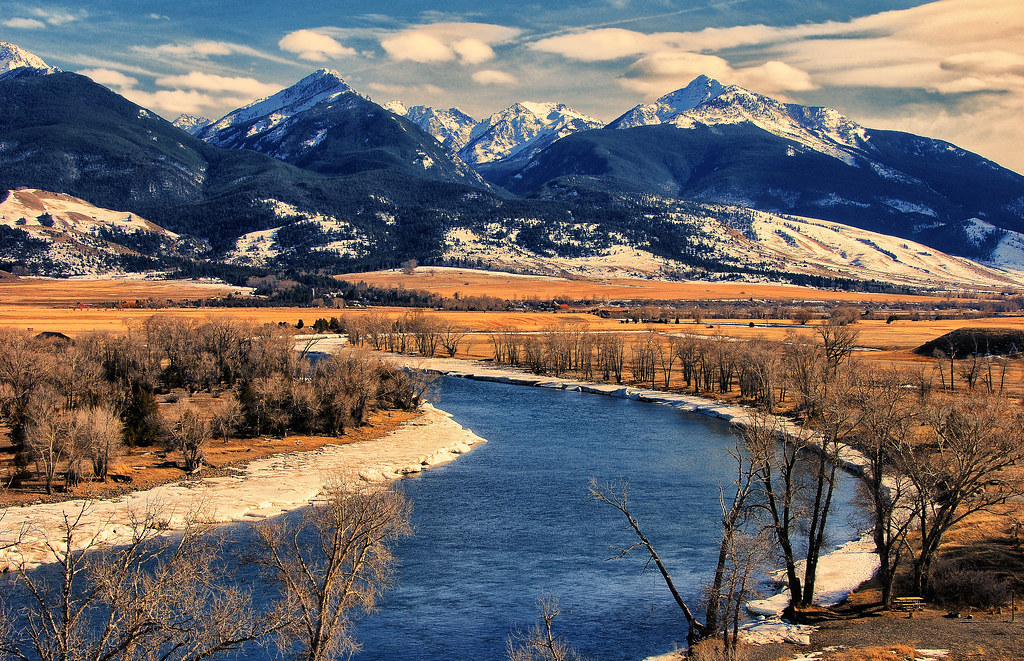 Paradise Valley, Montana © Jeff R. Clow The Yellowstone Ri… Flickr