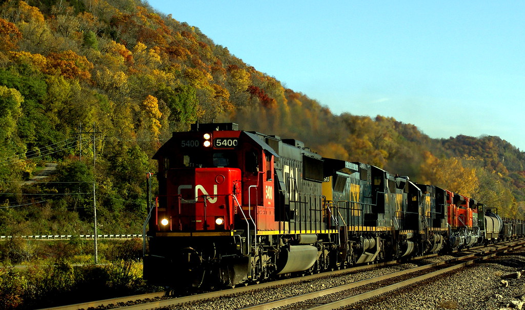 CN on the BNSF near Alma WI CN 5400 is the leader of 3 CSX… Flickr