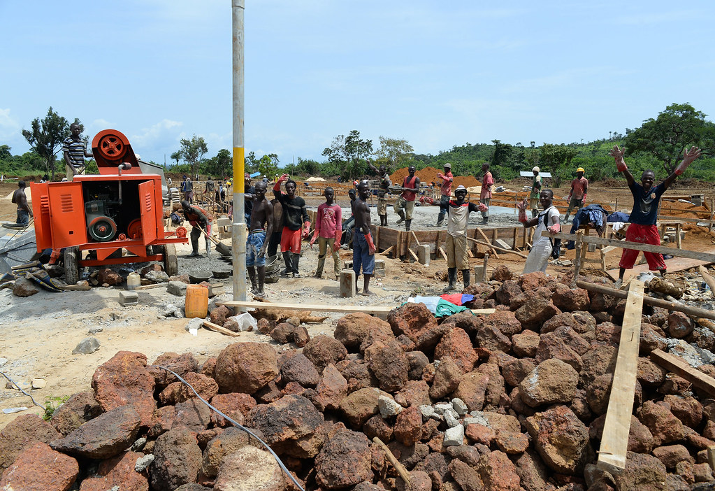 Ebola response UK constructing treatment centre in Sierra… Flickr