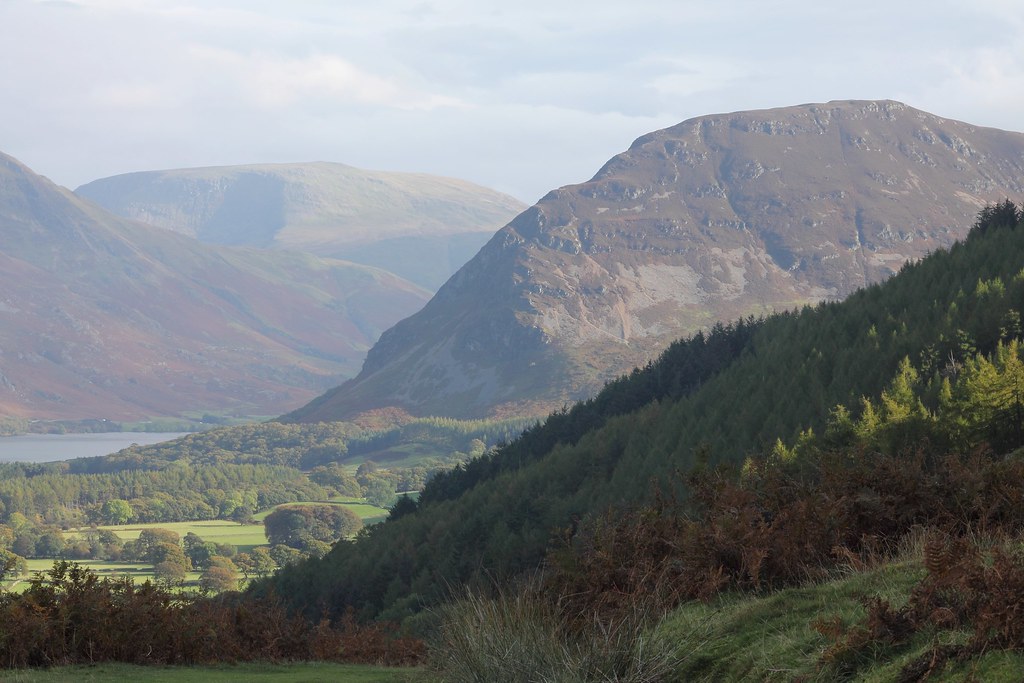 Mellbreak The Western ridge provides a very steep climb to… Flickr