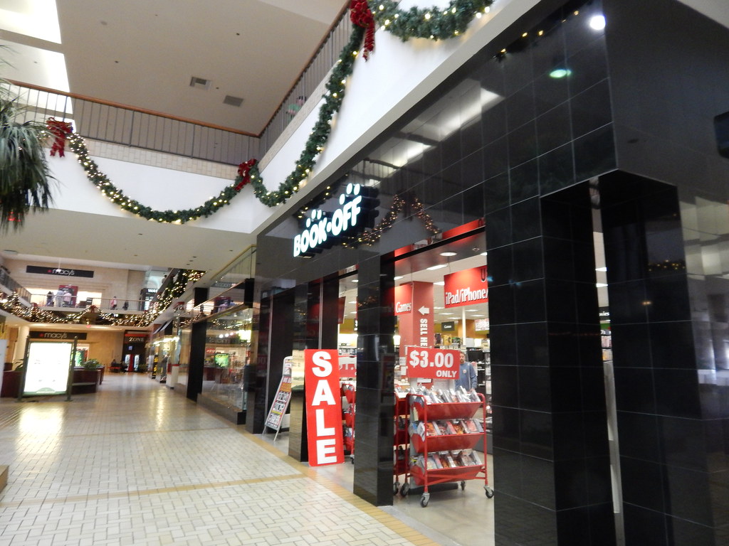 Book Off, Del Amo Fashion Center, Torrance's giant shoppin… Flickr