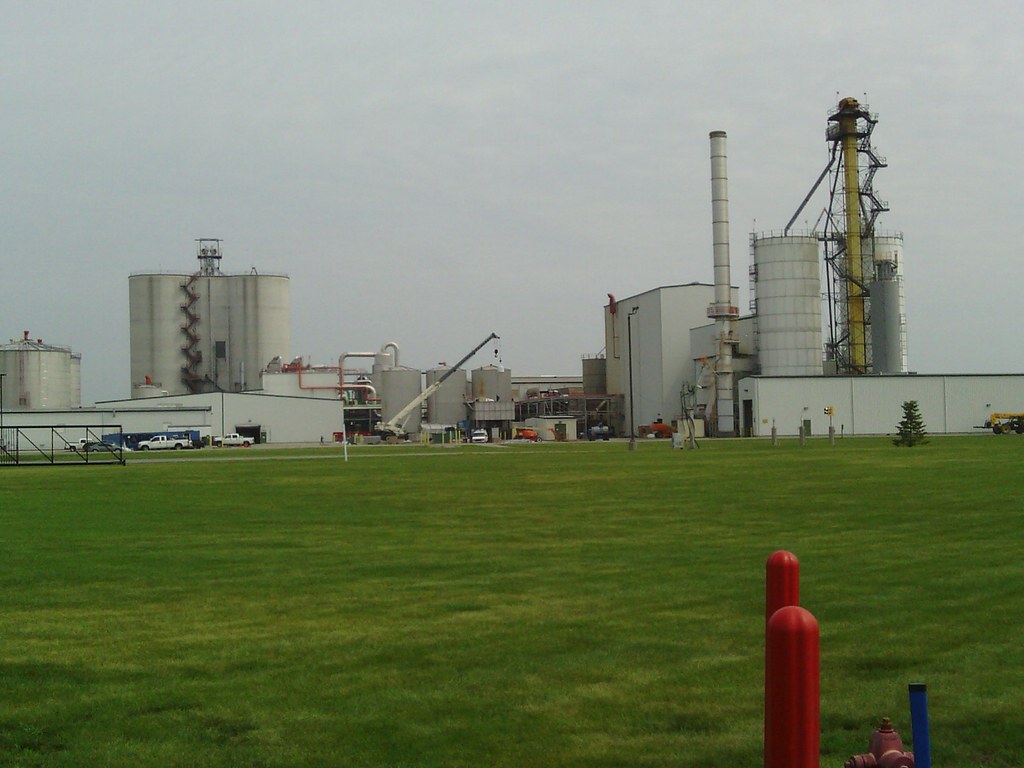 Grain ethanol plant Grain ethanol plant Karen Bassett Flickr