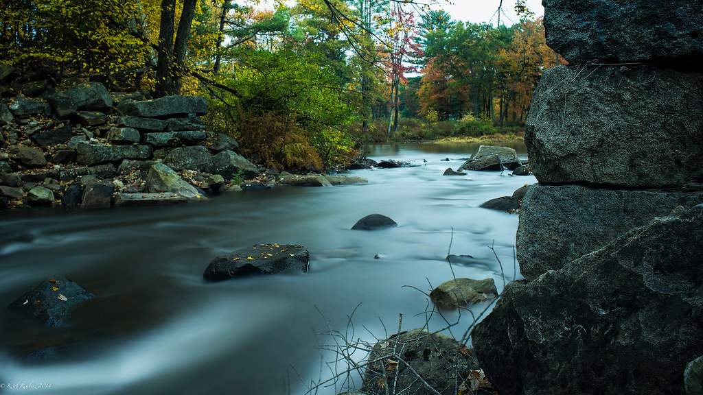 Elevation of Governors Lake, Raymond, NH, USA Topographic Map