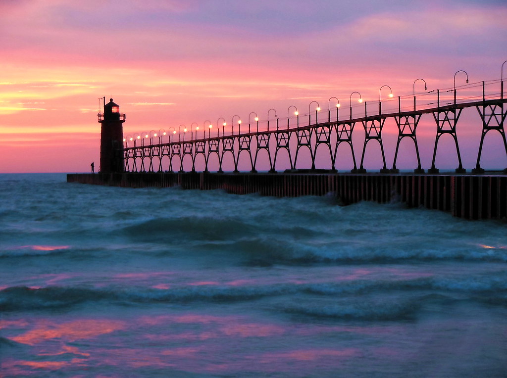 MI South Haven Light Sunset Waves DS 2014 South Haven Ligh… Flickr