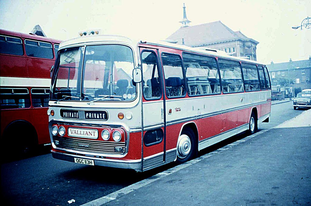 HALLS VALLIANT DGC113H a bryanb27m4 Flickr