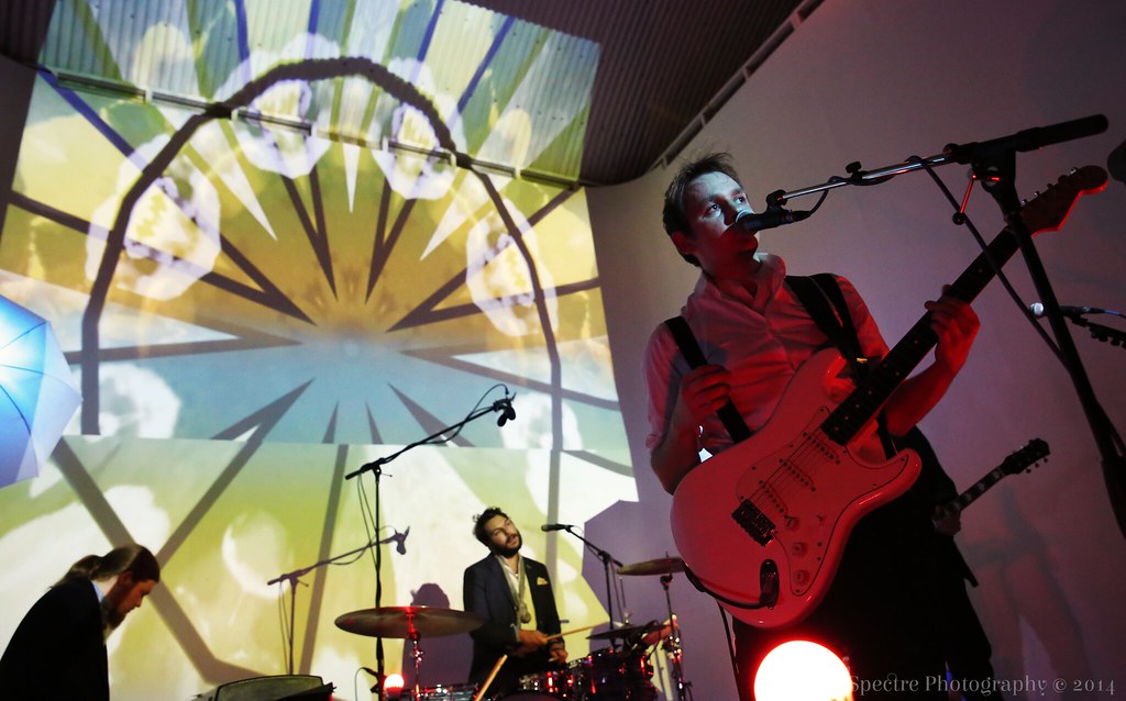 clockwork radio Clockwork Radio Redbank Studio / Photo b… Flickr