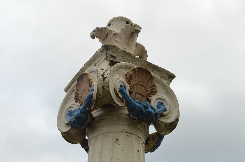 Detail of the top of the lamp posts Travelling Man Flickr