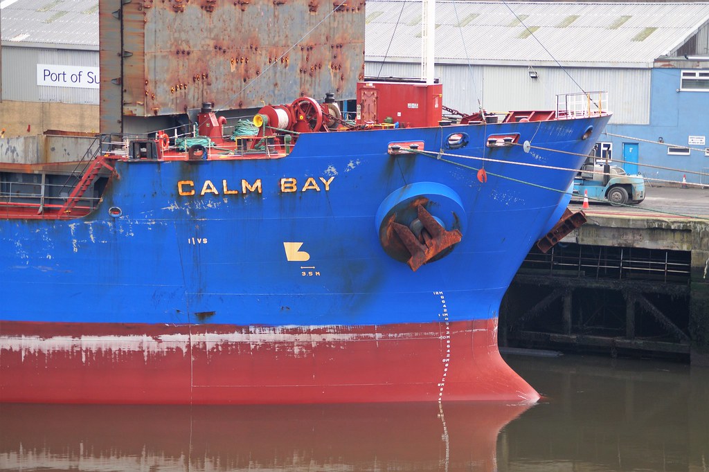 1 DSC00532 (2). Bow of Bulk Carrier "CALM BAY" unloading s… Flickr