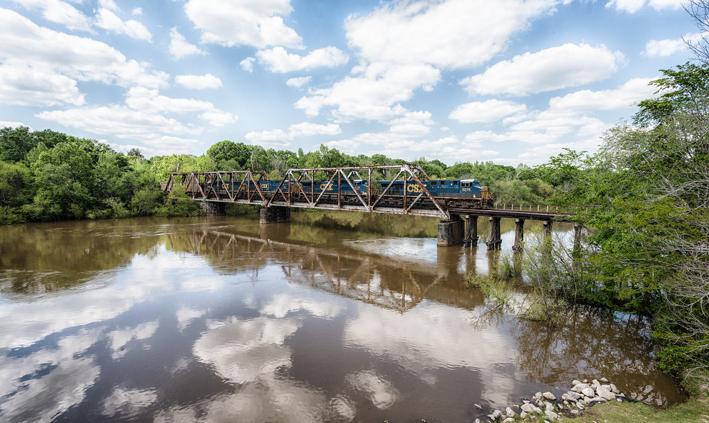 Westville/Caryville. FL N00107 crossing the Choctawhatche… Flickr