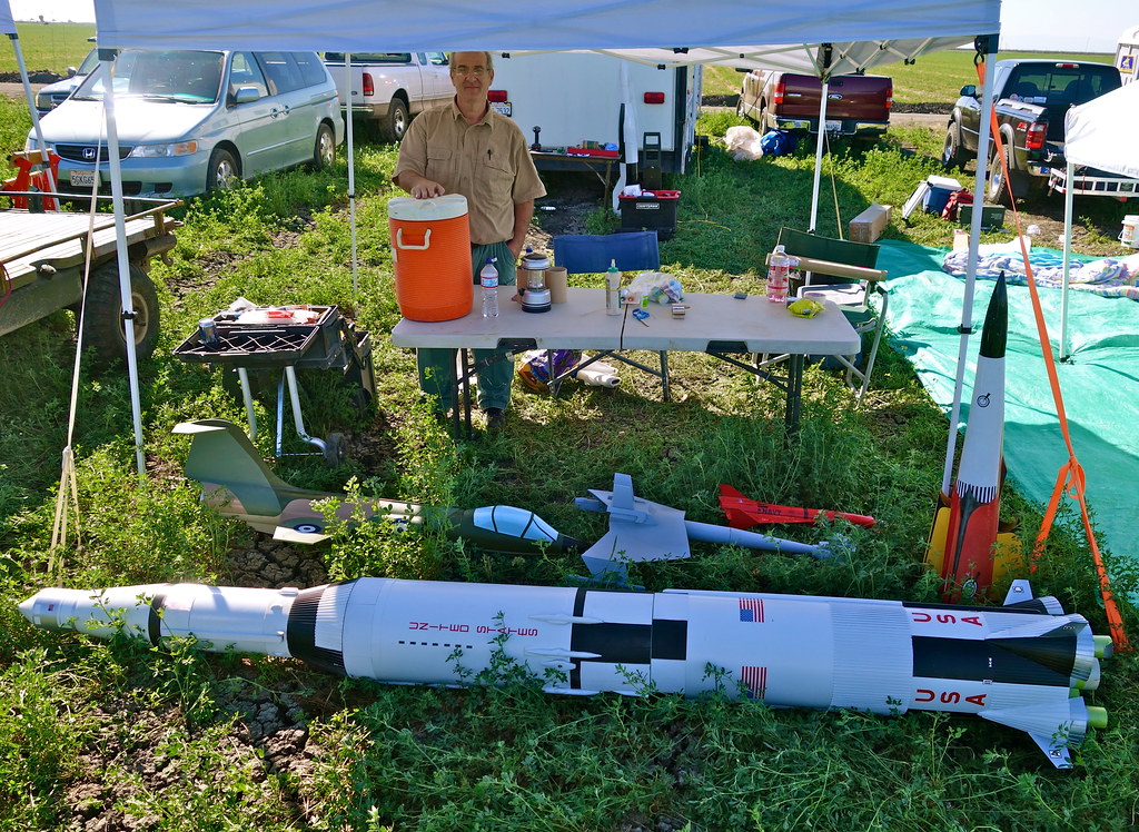 Big Model Rockets Brian builds some great rockets from scr… Steve