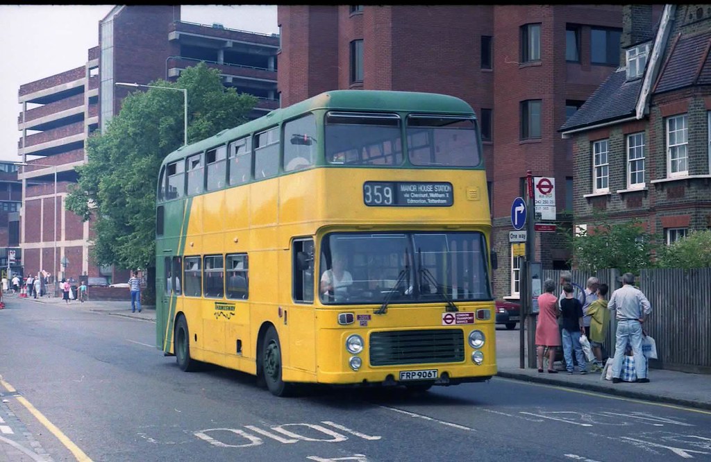 FRP906T Waltham Cross, August 1990. Philip Hambling Flickr