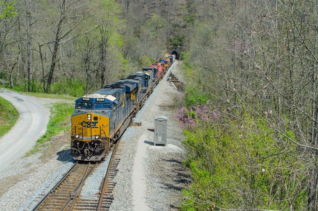CSX Morley, TN Southbound Q541 arrives at the Morley helpe… Flickr