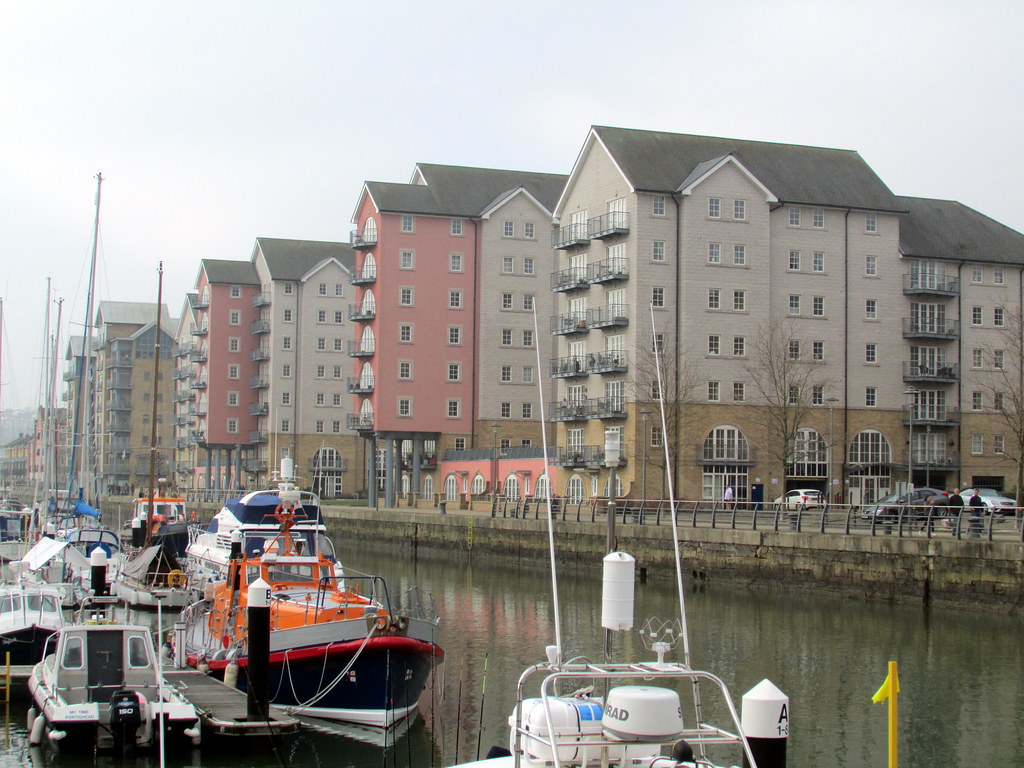 Portishead Marina The marina is formed of the 1860s deepw… Flickr