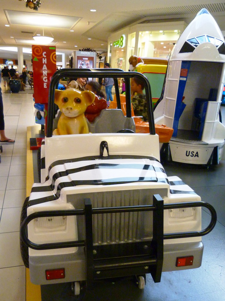 Melbourne Square Mall, Melbourne FL land rover Rusty Clark 100K