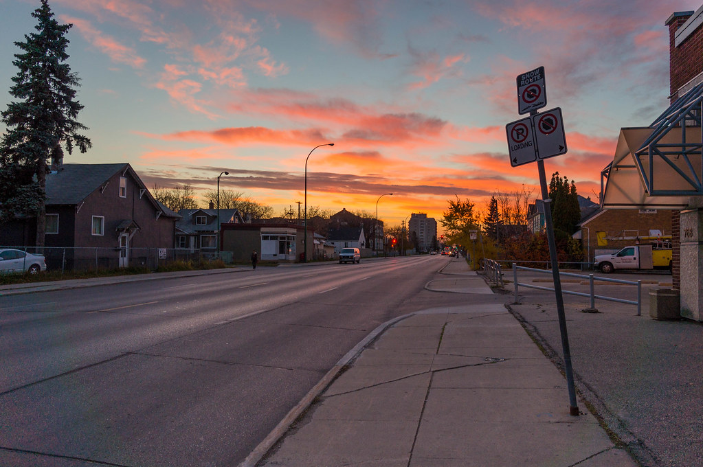 Salida y puesta de sol de Neil Ave, Winnipeg, MB R2K 1C8, Canadá