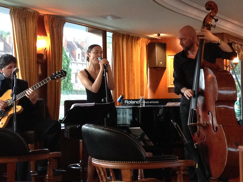 Cynthia Queenton singer from Fouquet's of Paris Gail Schaeffer Flickr